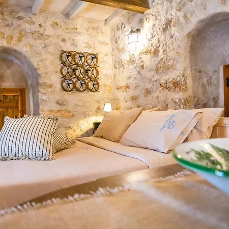 Dandy Mani - Old Tower House - Fireplace - Pool *