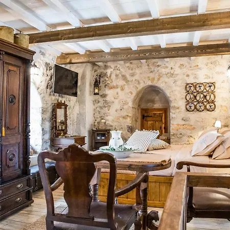 Holiday home Dandy Mani - Old Tower House - Fireplace - Pool