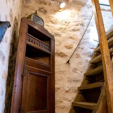 Dandy Mani - Old Tower House - Fireplace - Pool Сasa de vacaciones Nomia