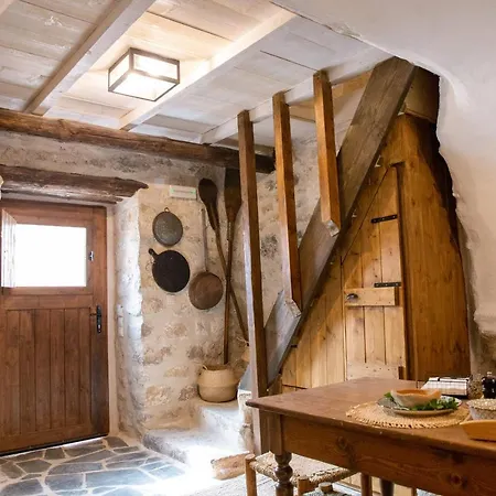 別荘 Dandy Mani - Old Tower House - Fireplace - Pool Nomia