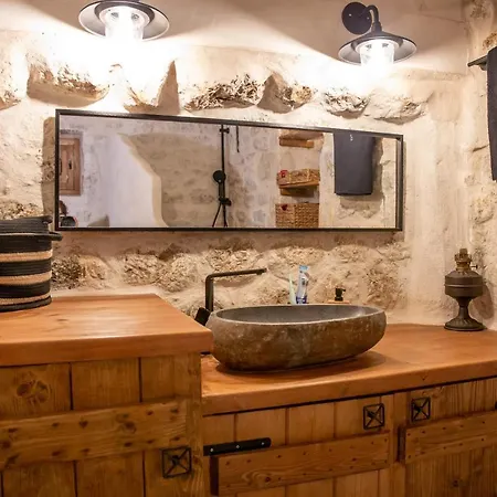 別荘 Dandy Mani - Old Tower House - Fireplace - Pool *