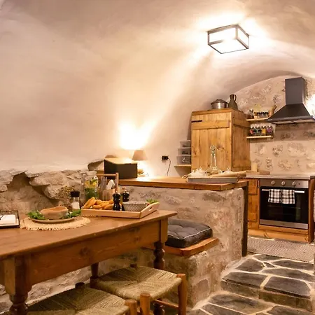 Dandy Mani - Old Tower House - Fireplace - Pool Nomia