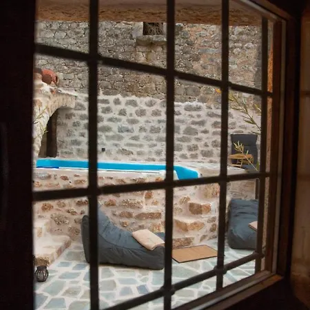 Holiday home Dandy Mani - Old Tower House - Fireplace - Pool Nomia