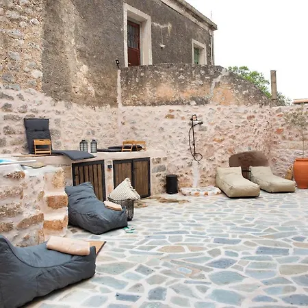 Holiday home Dandy Mani - Old Tower House - Fireplace - Pool