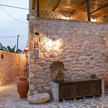 Dandy Mani - Old Tower House - Fireplace - Pool Nomia