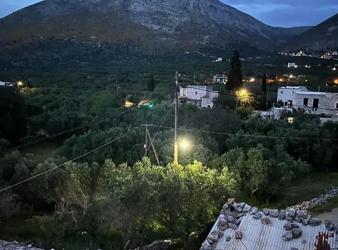 Dandy Mani - Old Tower House - Fireplace - Pool بيت للعطل *