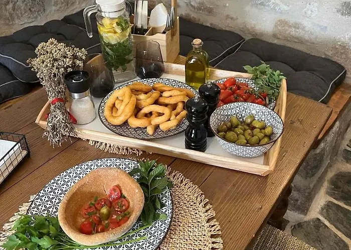 Dandy Mani - Old Tower House - Fireplace - Pool بيت للعطل Nomia