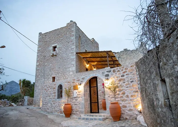 بيت للعطل Dandy Mani - Old Tower House - Fireplace - Pool *