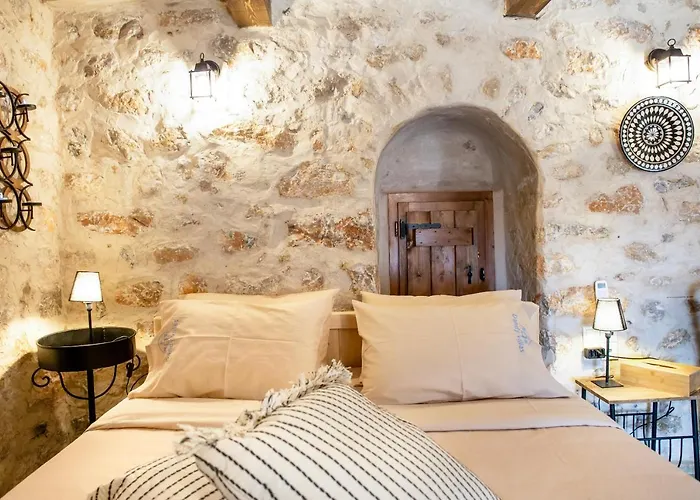 Dandy Mani - Old Tower House - Fireplace - Pool بيت للعطل