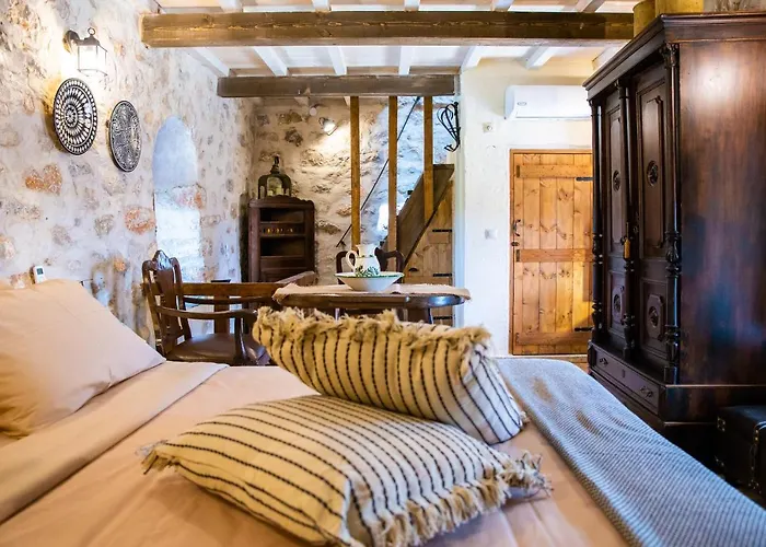 Dandy Mani - Old Tower House - Fireplace - Pool Hébergement de vacances *