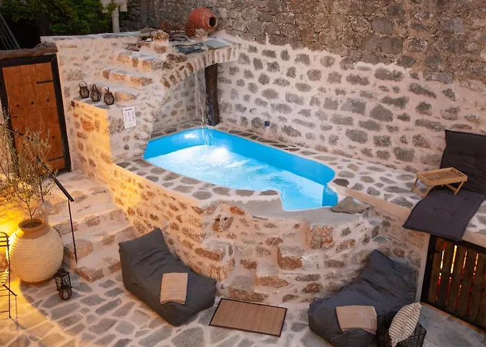 Dandy Mani - Old Tower House - Fireplace - Pool بيت للعطل *