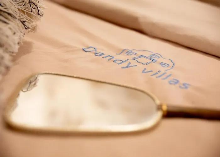 Hébergement de vacances Dandy Mani - Old Tower House - Fireplace - Pool *