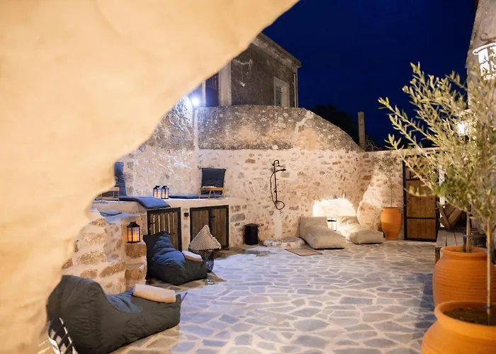 Dandy Mani - Old Tower House - Fireplace - Pool Hébergement de vacances Nomia