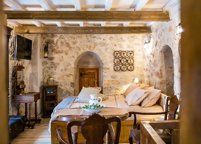 بيت للعطل Dandy Mani - Old Tower House - Fireplace - Pool Nomia