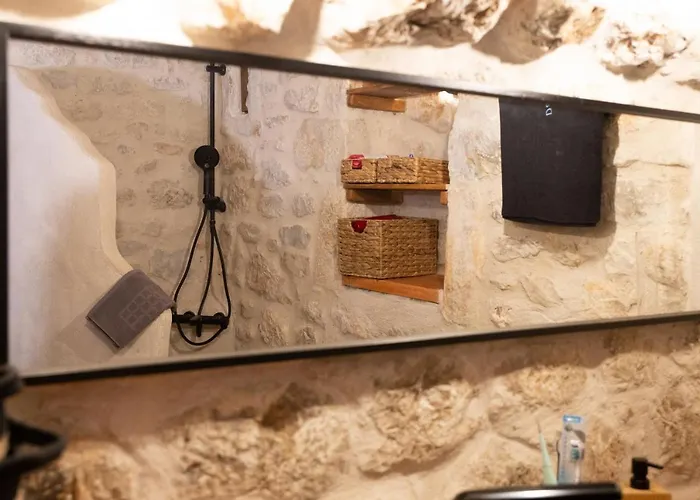 Hébergement de vacances Dandy Mani - Old Tower House - Fireplace - Pool