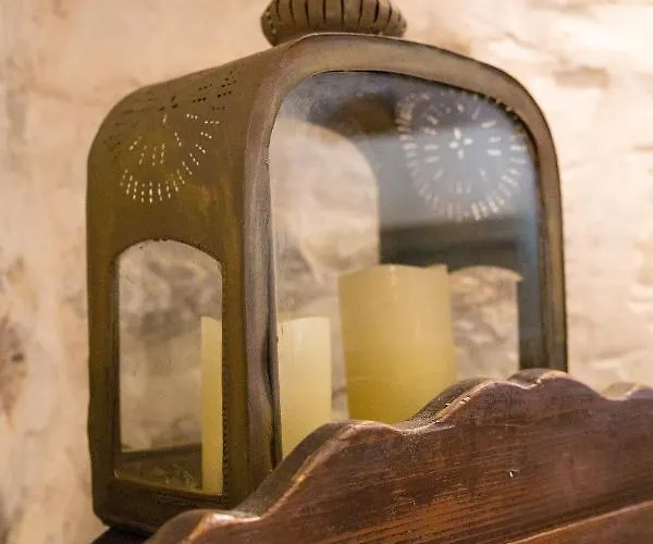 Dandy Mani - Old Tower House - Fireplace - Pool Feriehus