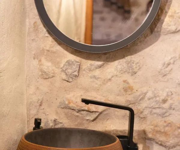 Feriehus Dandy Mani - Old Tower House - Fireplace - Pool
