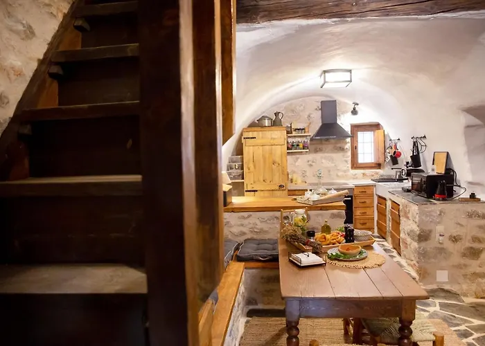 بيت للعطل Dandy Mani - Old Tower House - Fireplace - Pool