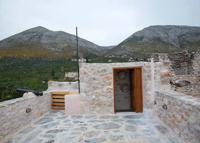 Dandy Mani - Old Tower House - Fireplace - Pool
