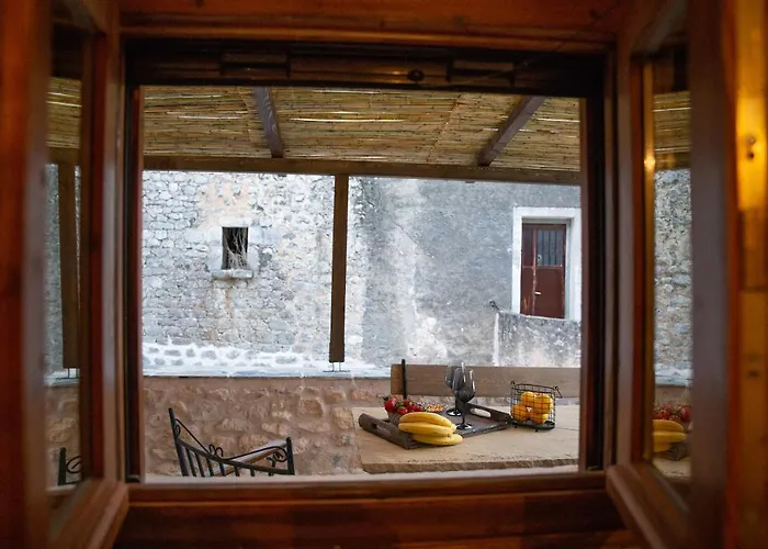 بيت للعطل Dandy Mani - Old Tower House - Fireplace - Pool *